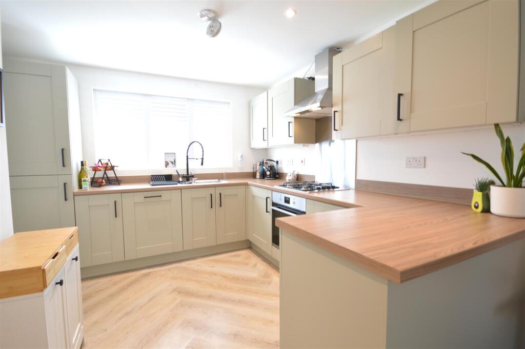 kitchen/breakfast room