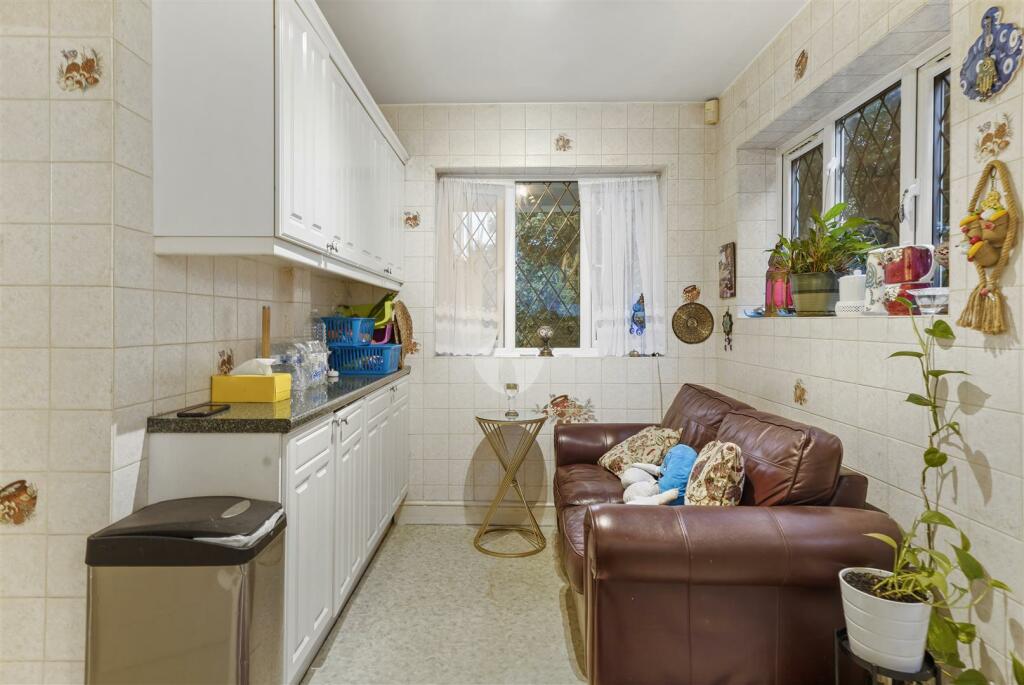 2 Mayfields Close - VnlnAHsYg8OXWdHHbdQ3.jpg