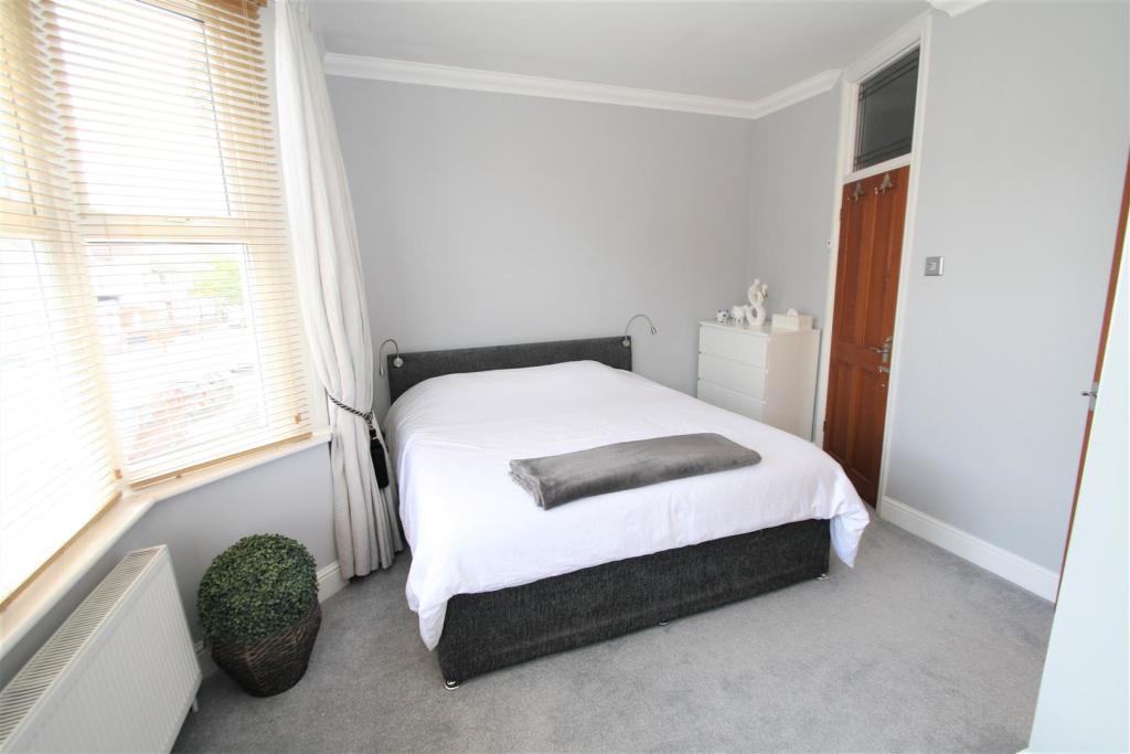 Bedroom1 (2).JPG