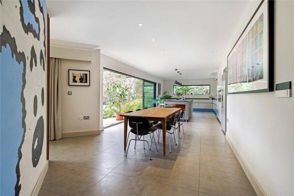 Kitchen/ Dining Room