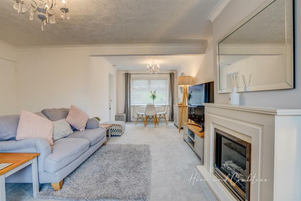 Launcelot Crescent, Thornhill, HernCrabtree (10).j