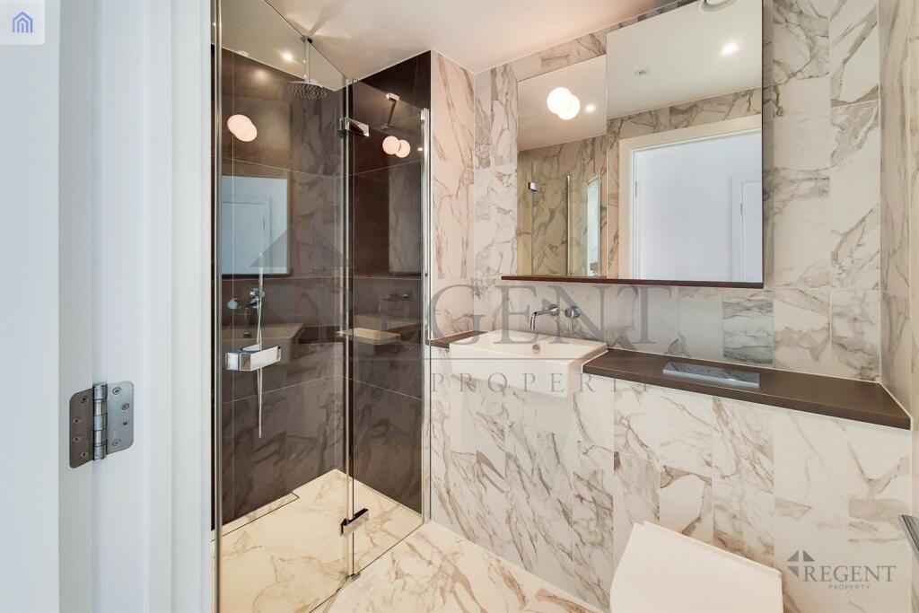 Main en-suite