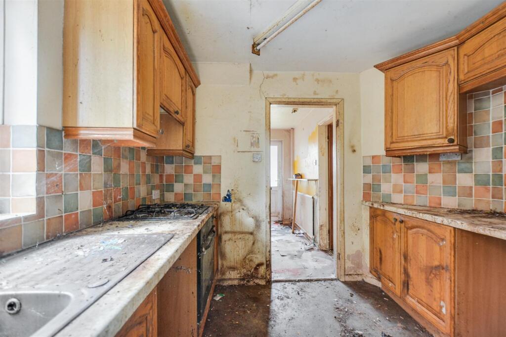 Kitchen_2.jpeg