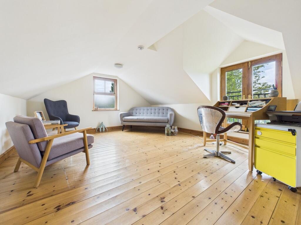 Coach House (First Floor)