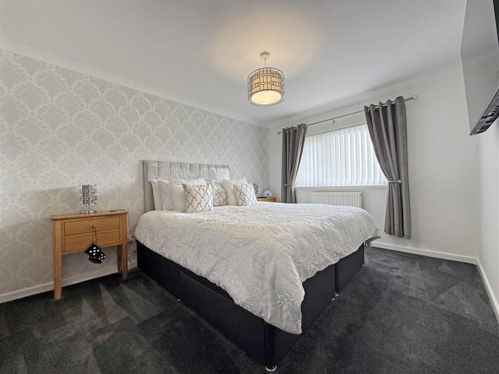 Gray Crescent 37 - Bedroom One.jpg