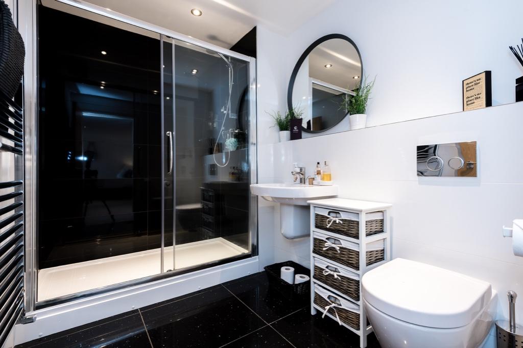 Bedroom 2 En-suite