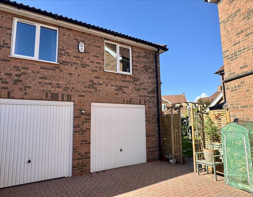 DOUBLE GARAGE