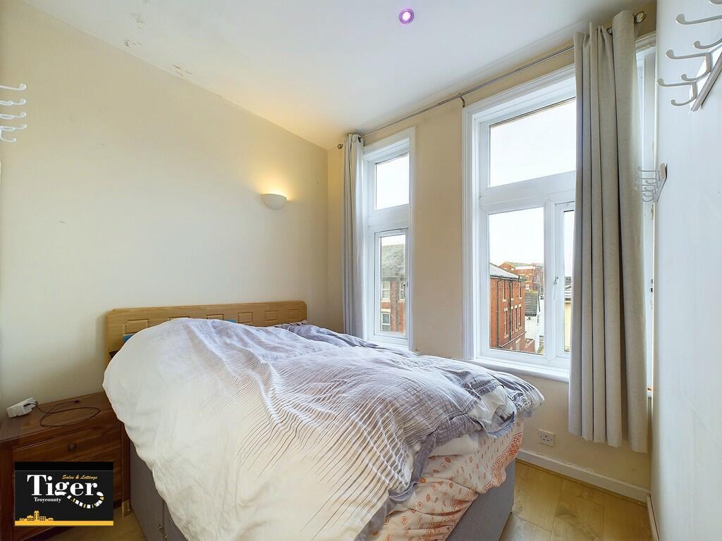 CAM02176G0-PR0416...