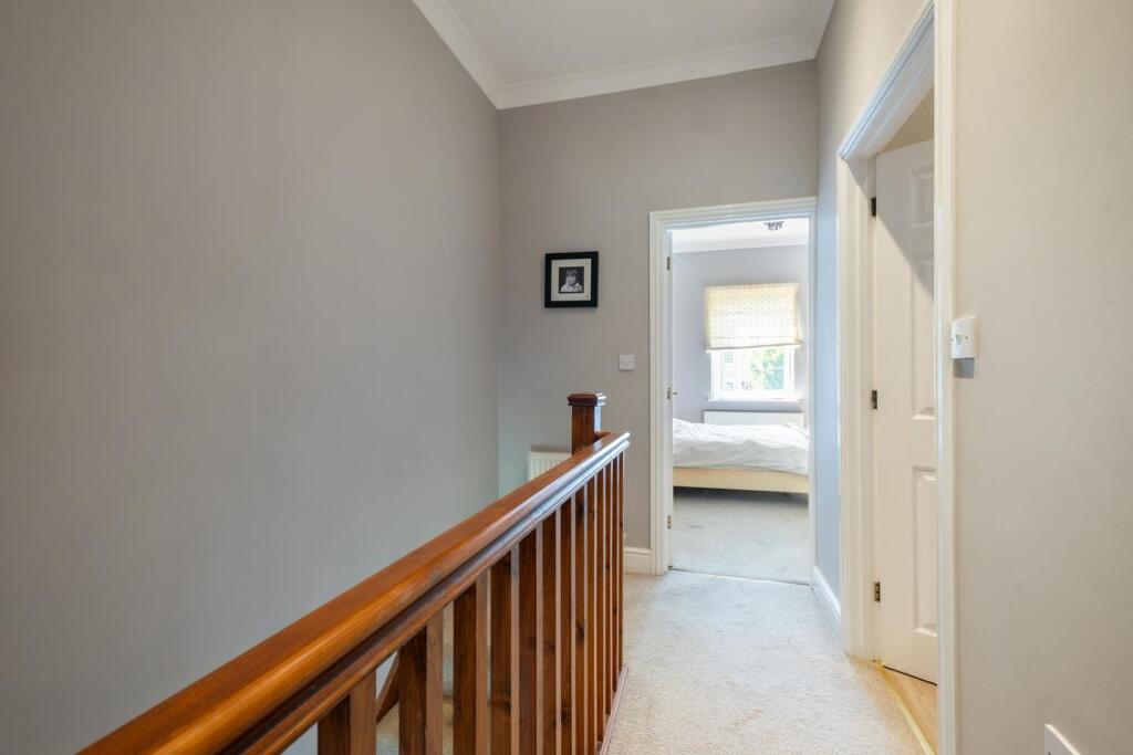 53 Cobb Close-18.JPG
