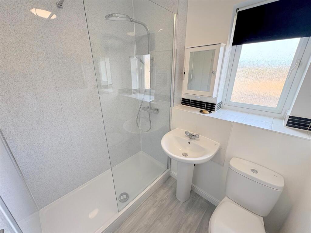 Shower Room a.jpg