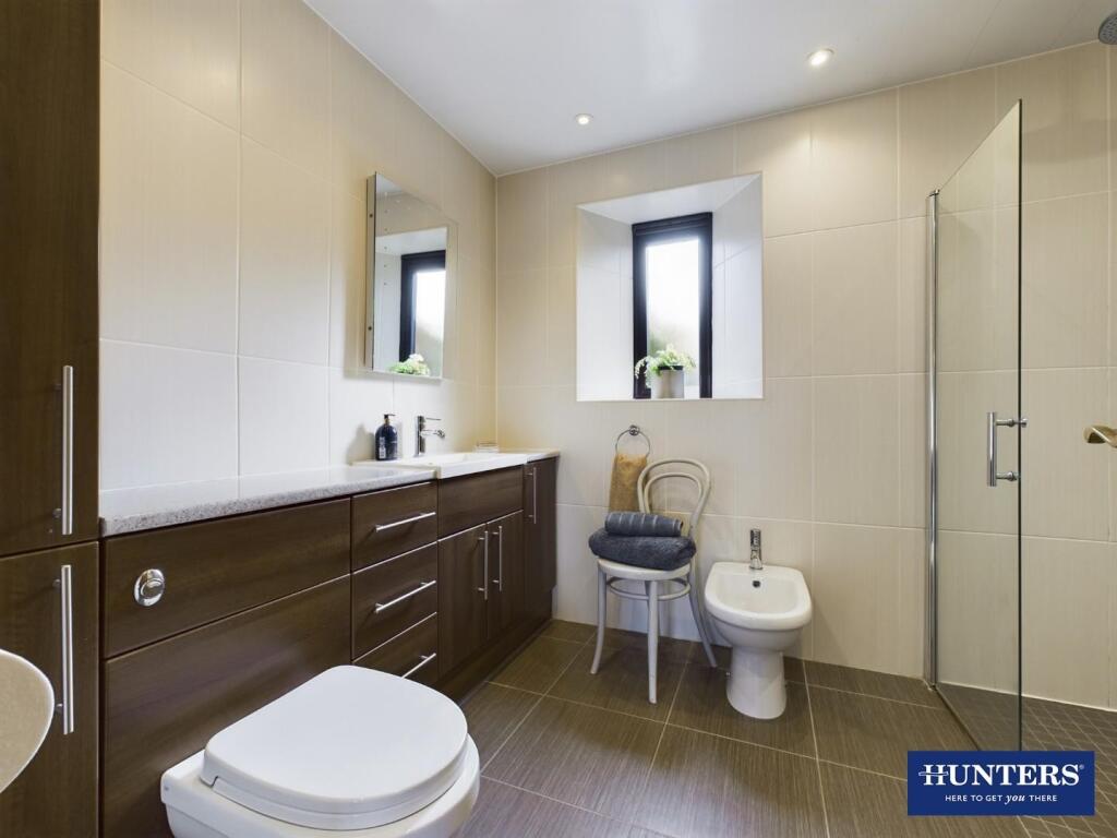 Master En-Suite