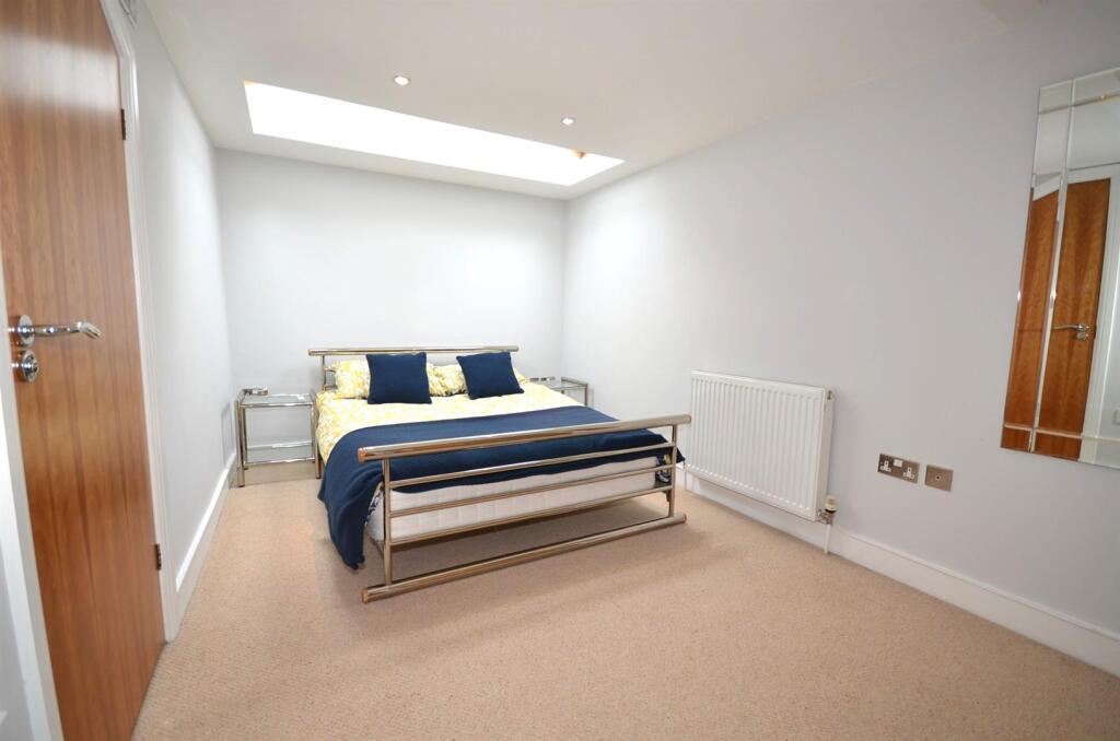 (06)Flat-14-Rutland-Court.JPG