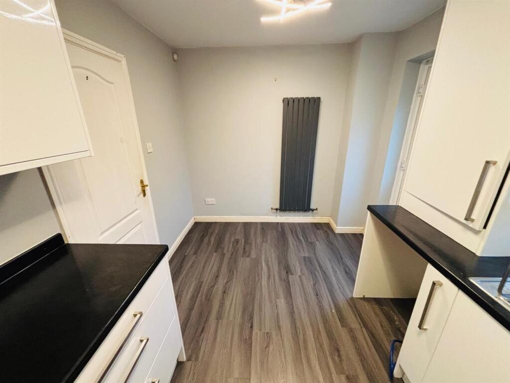 Fitted Dining Kitchen: