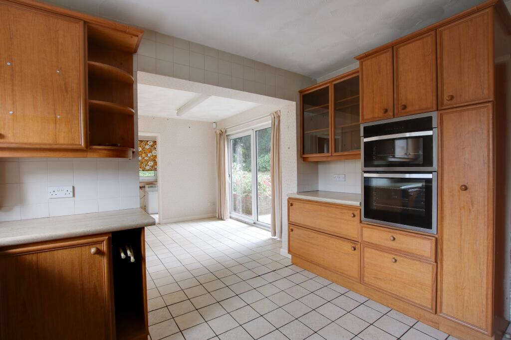 KITCHEN BREAKFAST ROOM