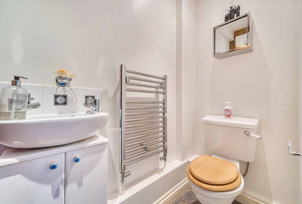 1384815-5-6925c0d...