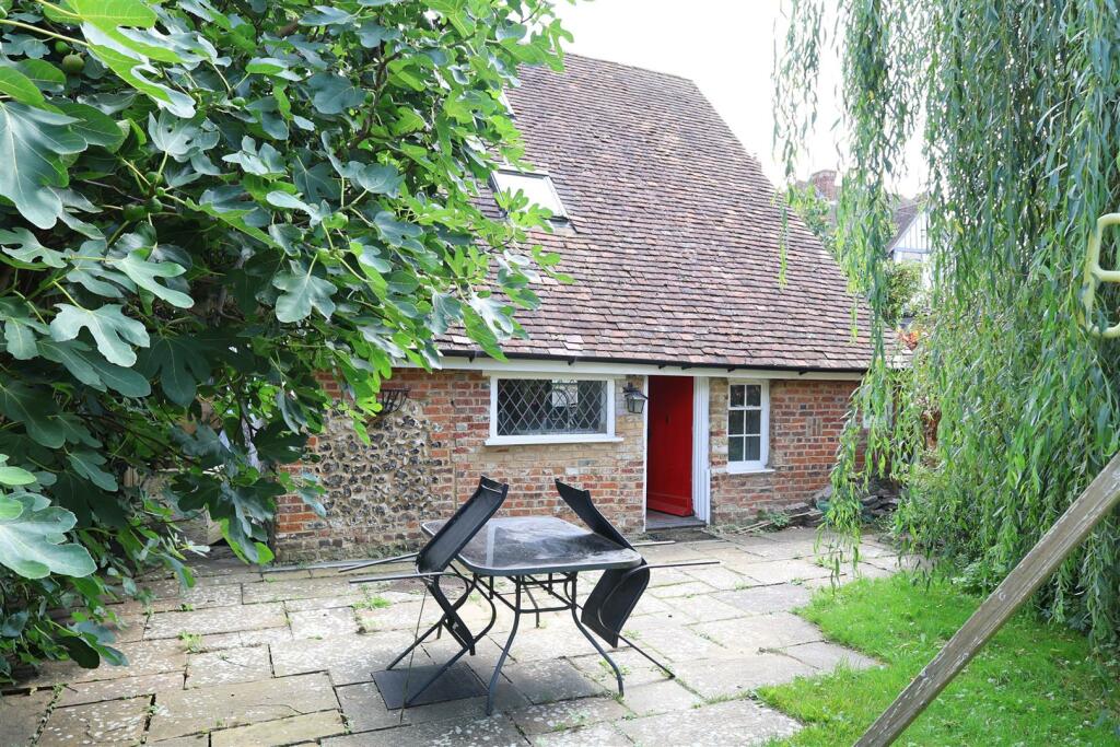 REAR &amp; PATIO