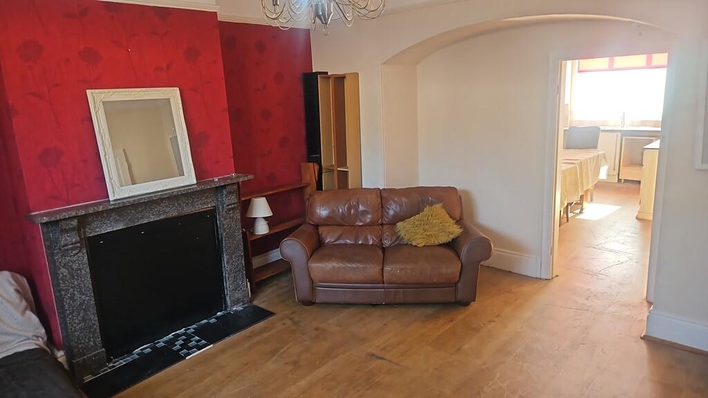 IMG-20250512-WA00...