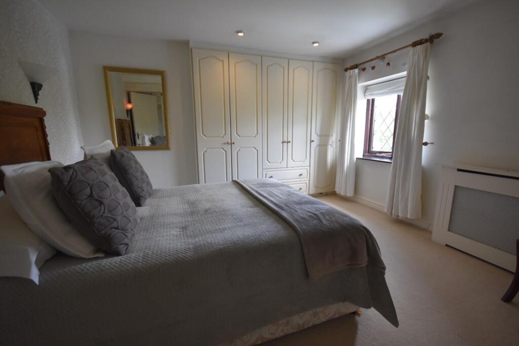 MAIN BEDROOM