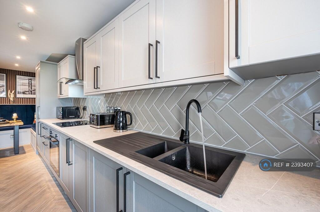 Communal Kitchen 