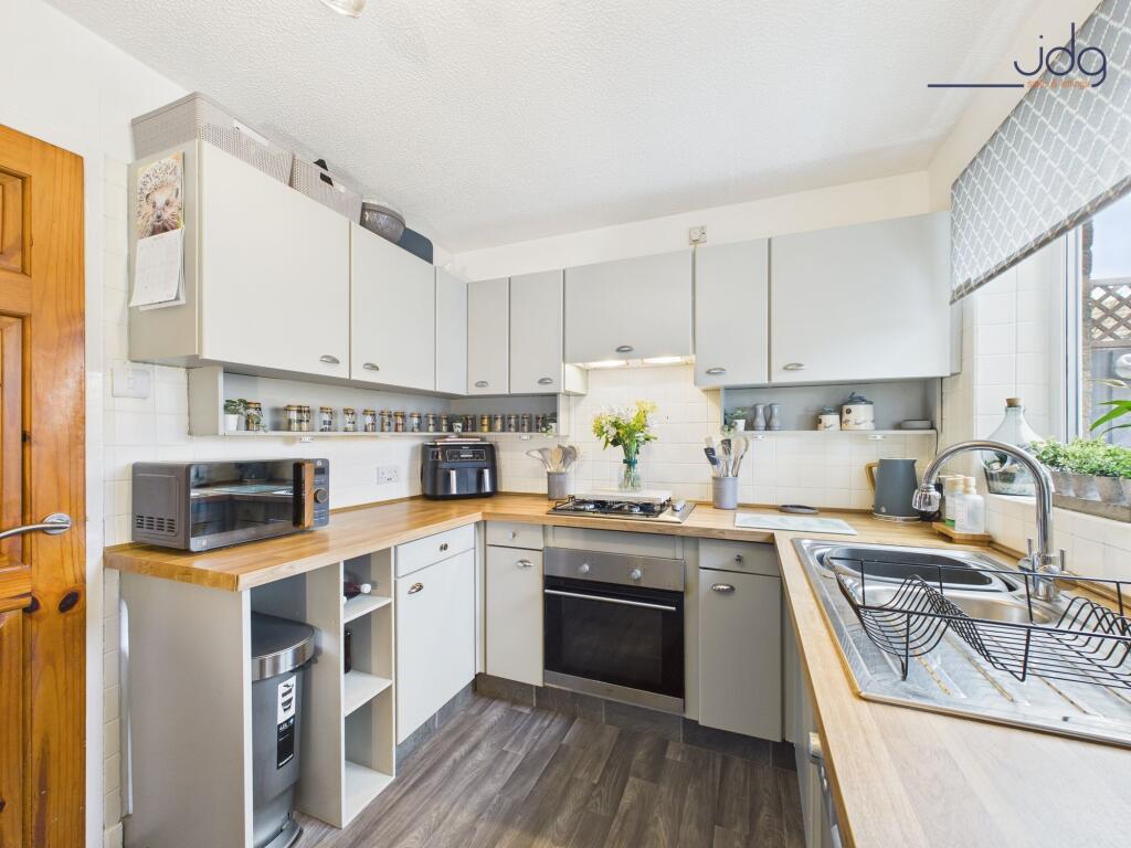 Kitchen with Breakfast Bar