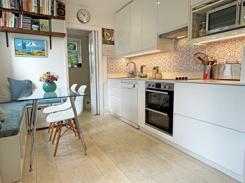 Kit/Breakfast Room