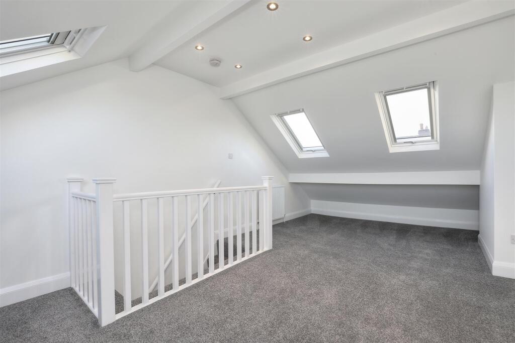 DW175061_2_4_tonemapped copy.jpg