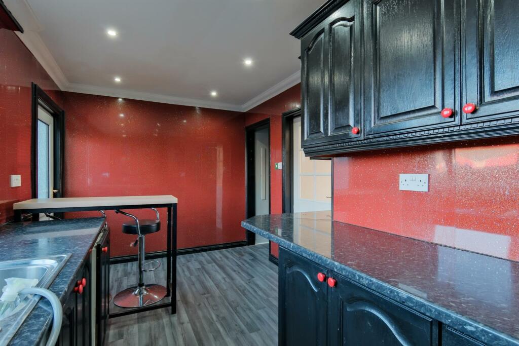 016-86 Omoa Road Cleland, ML1 5RE.jpg
