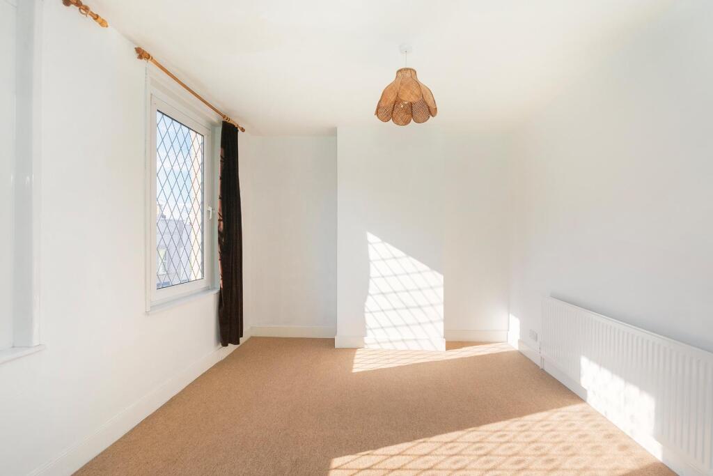 6S1CTN- Bedroom F.jpg
