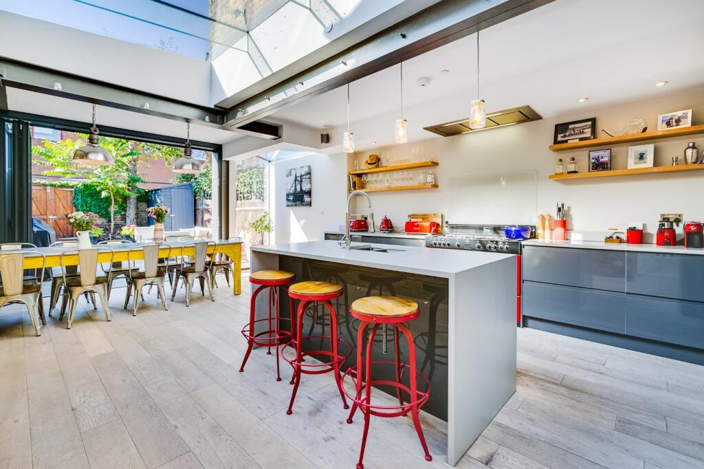 Kitchen/Dining