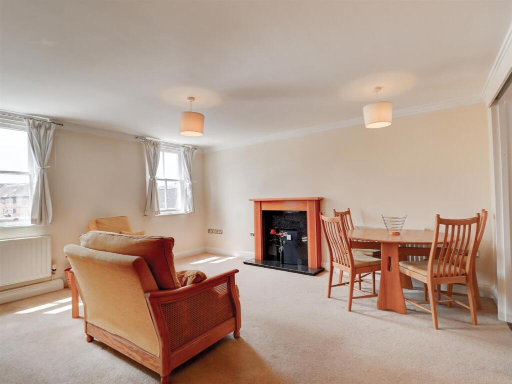 Living/Dining Room