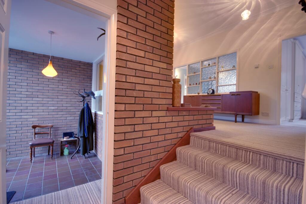1 Entrance Hall B