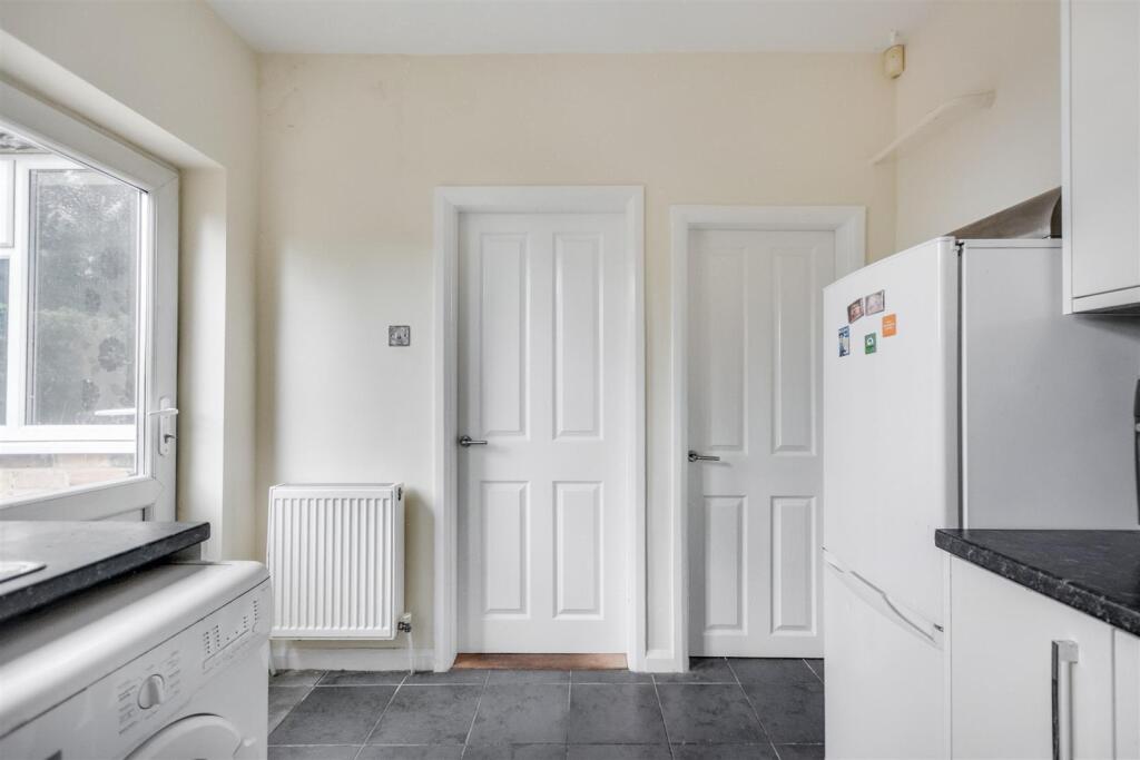 Kitchen_2.jpeg