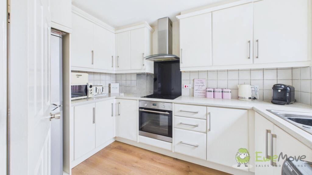 CAM02351G0-PR0070-STILL010