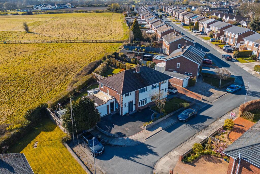 5 Axholme Close-10.jpg