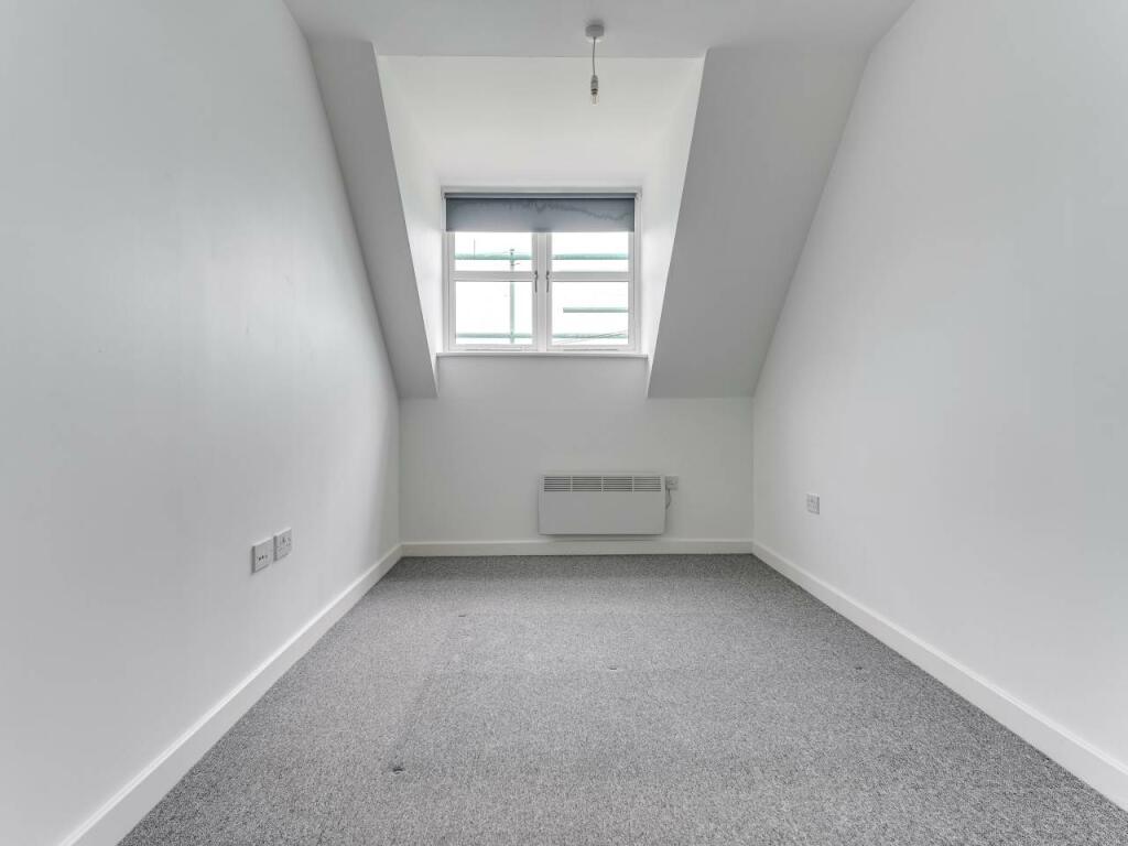 80 Goodes Court-1