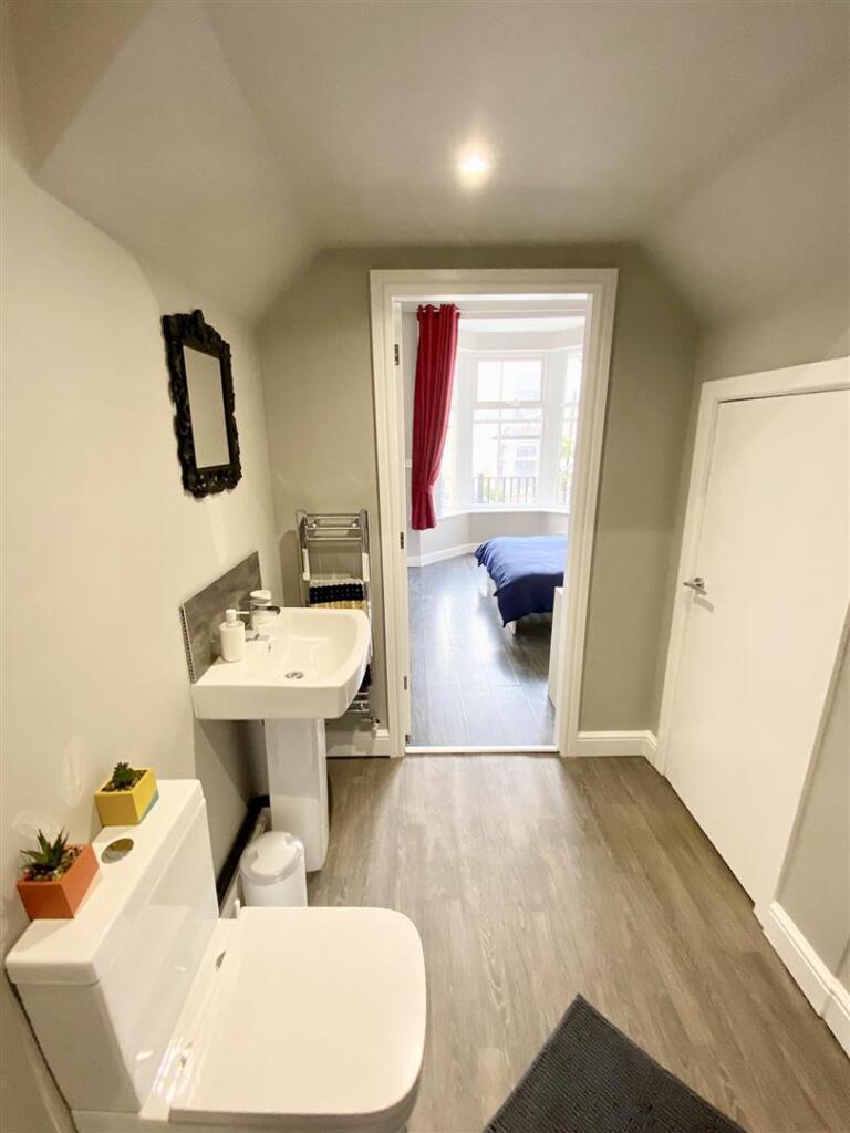 1 Ensuite