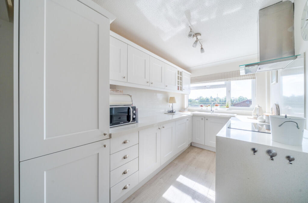 1356369-19-68cd3b...