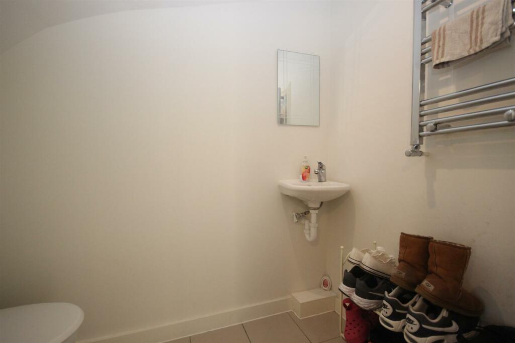 CLOAKROOM/WC