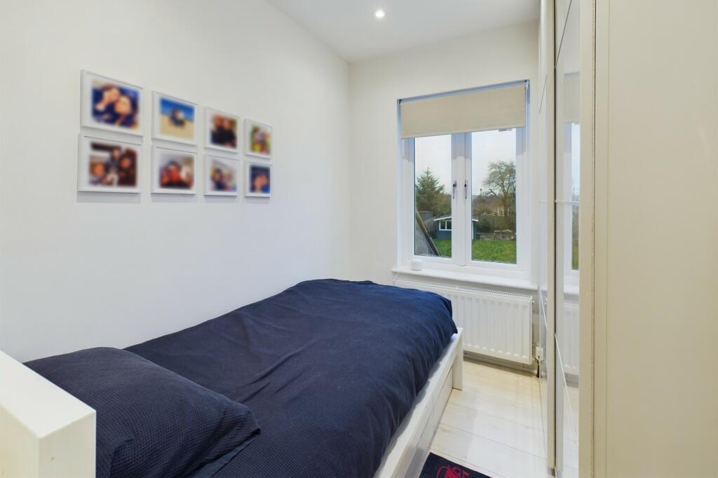 CAM02545G0-PR0295-STILL008 (1)