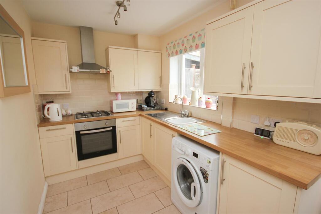 kitchen 2.JPG