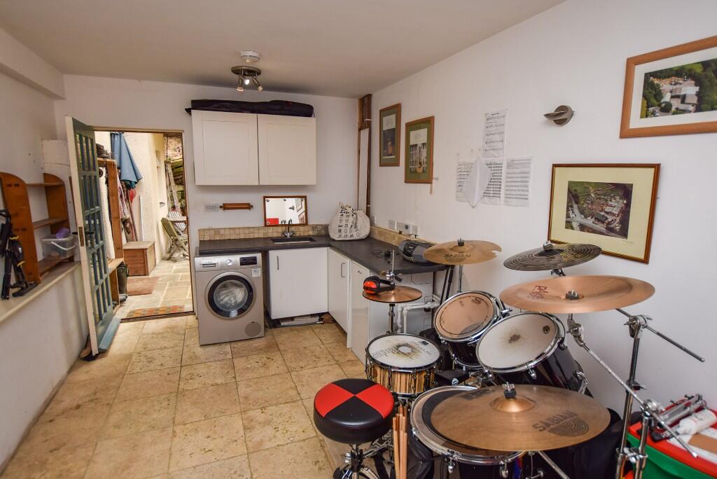 Utilty/hobbies room