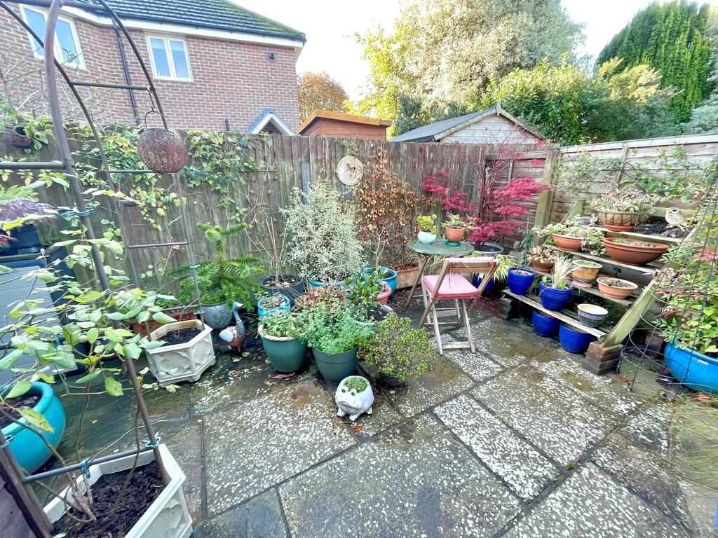 11 The Limes Gard...