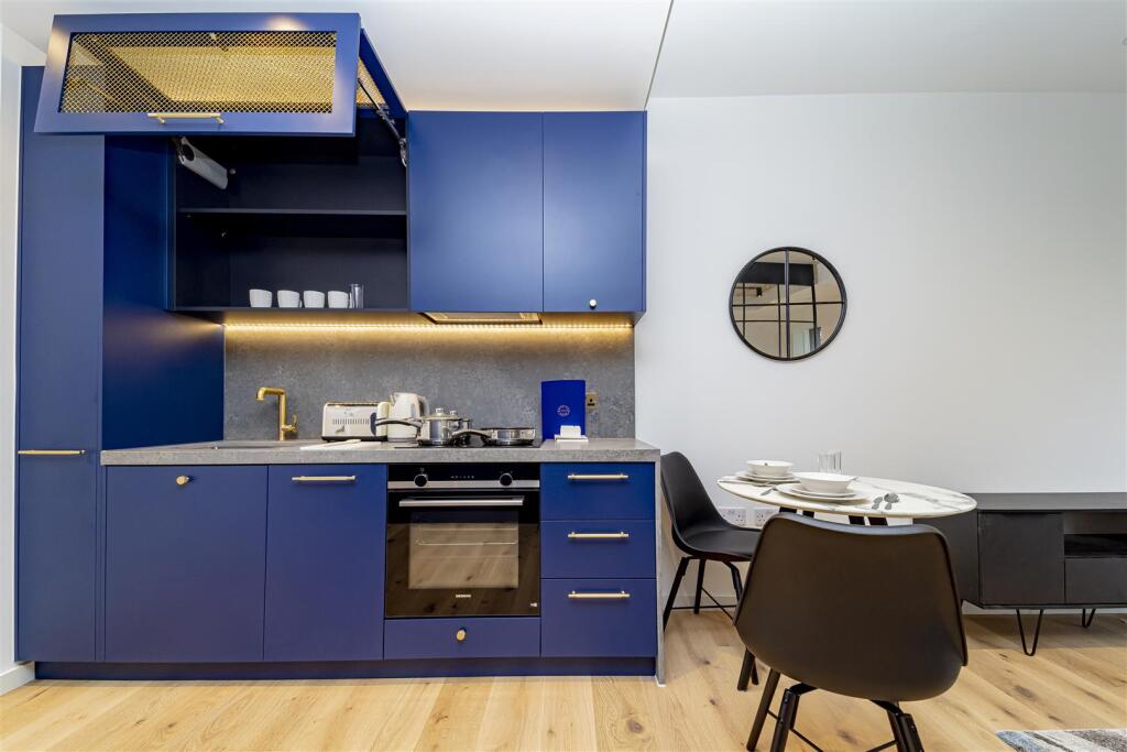 Kitchen    .jpg