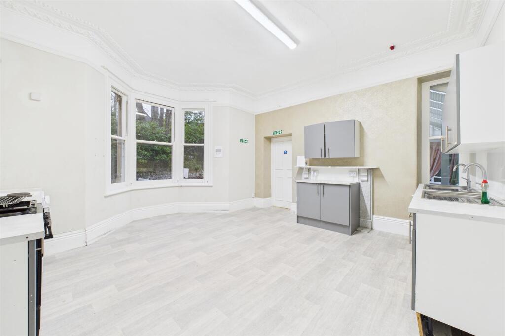 20 Cambridge Road, Clevedon, North Somerset BS21 7