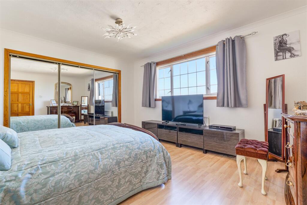 19 - Bedroom One.jpg