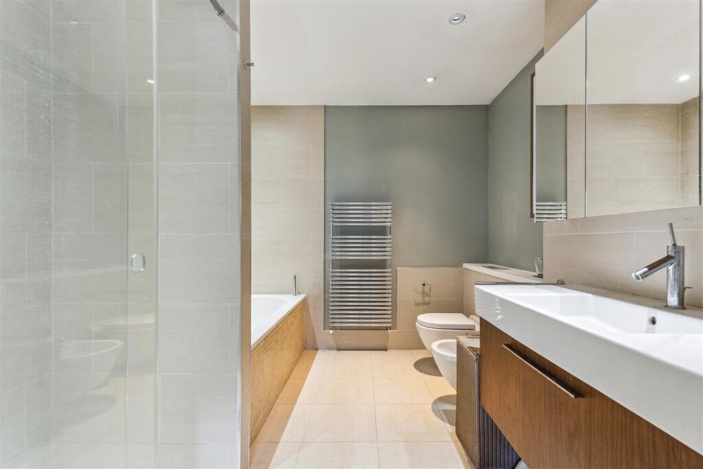 Osier Mews, W4 - FOR SALE