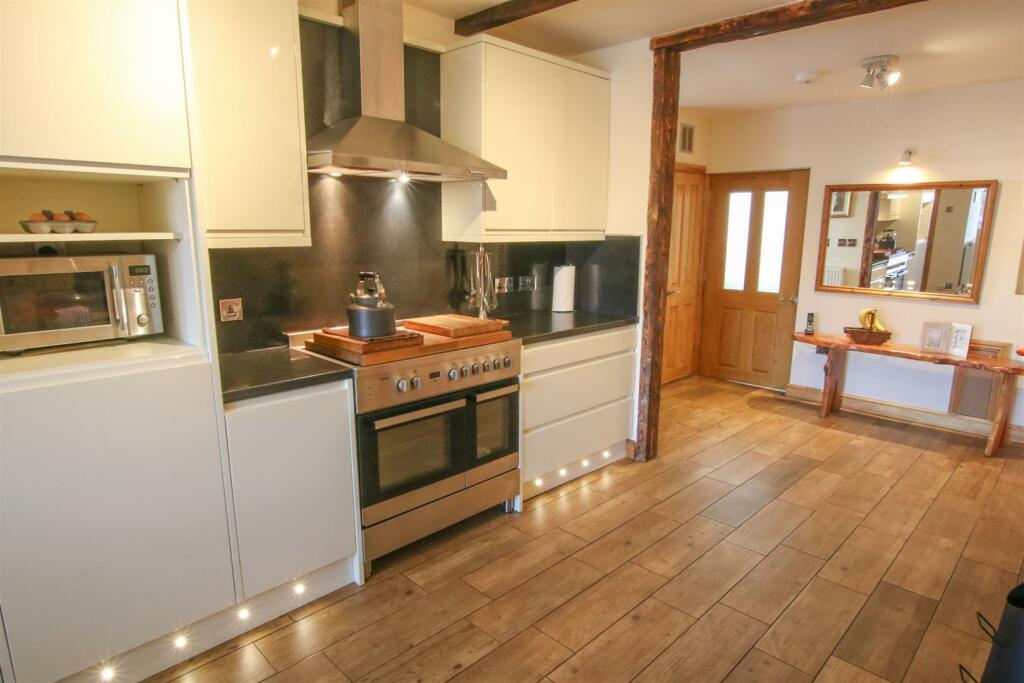 OPEN PLAN LIVING DINING KITCHEN