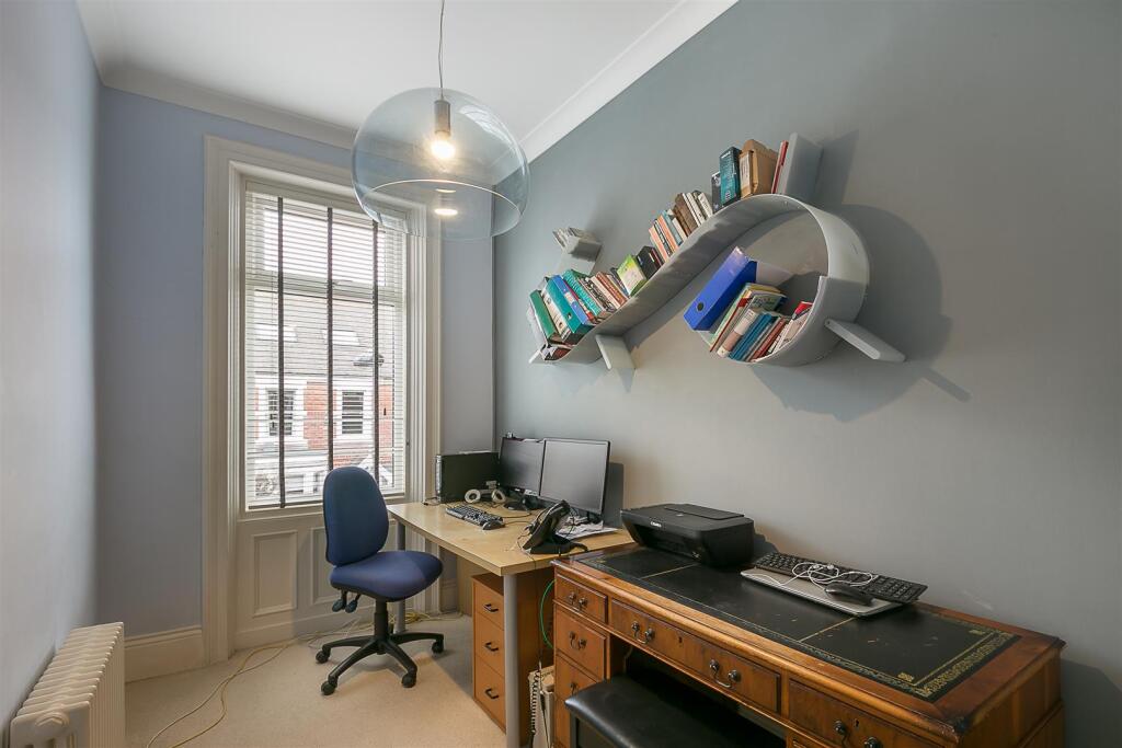 Bedroom/Study