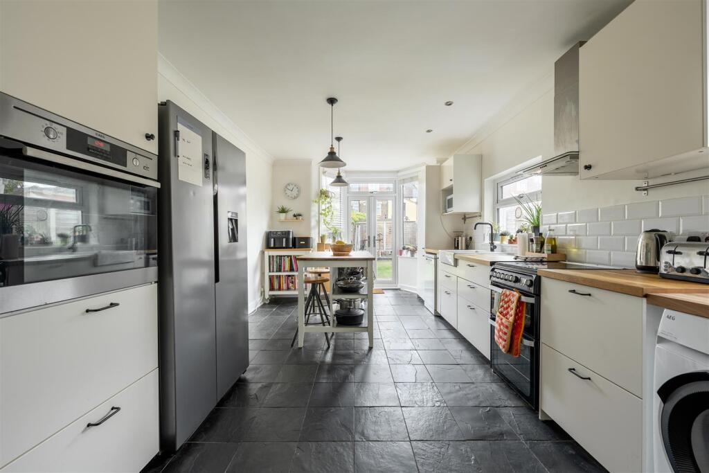 Second Avenue E12