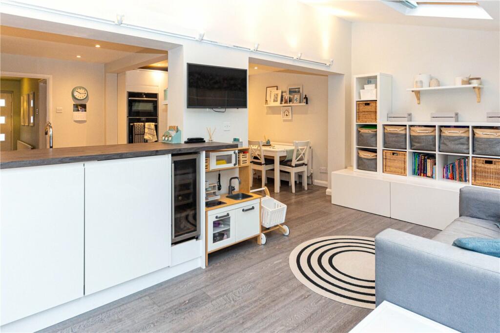 Kitchen/Family/Diner